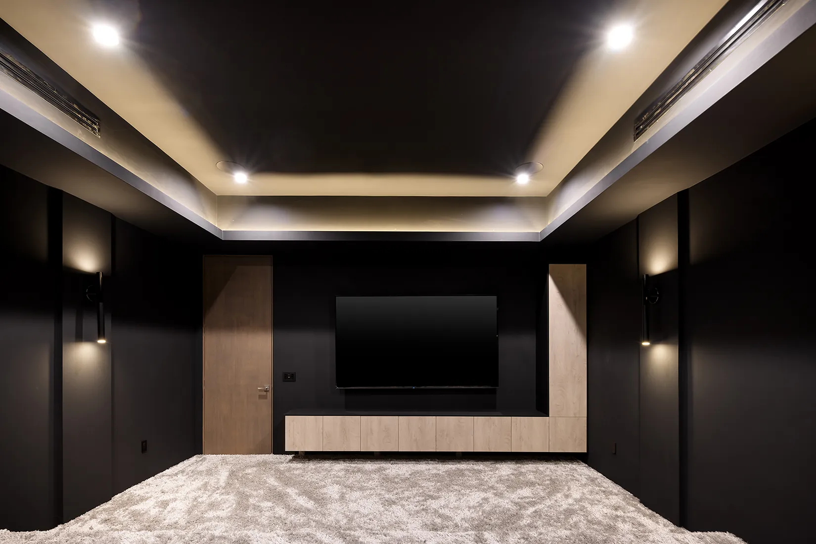 Minimal Media Wall