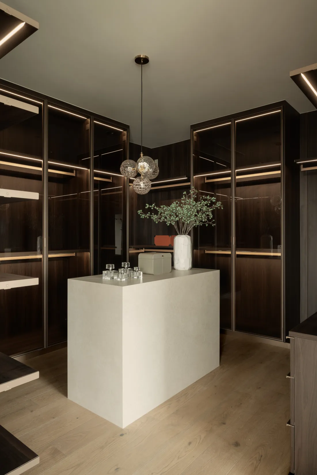 Island Dressing Room